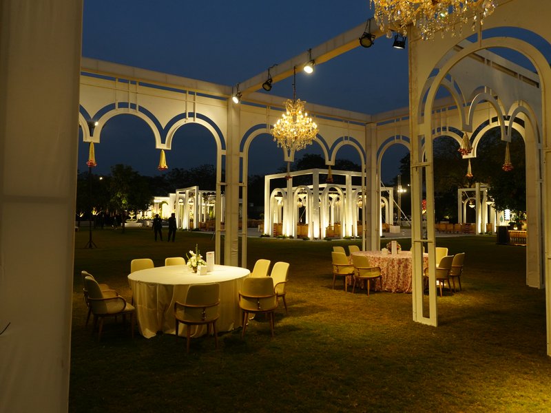 Royal Wedding Palatial Arches & Lawn Dining