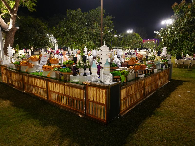 Illuminated Catering Island Setup